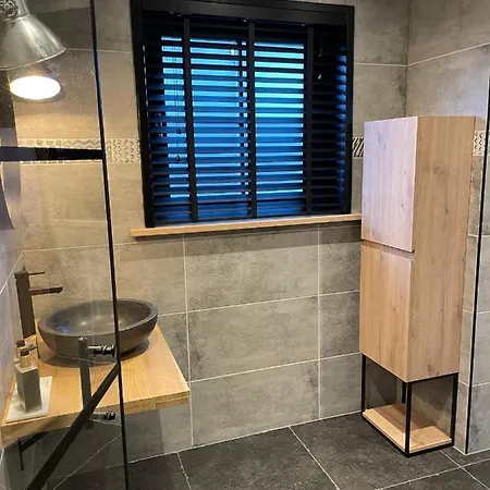 De Heerlykheid Wemeldinge, Vlak Bij Strand En Bos, Ruime Vakantiewoning Met Eigen Patio In De Karakteristieke Dorpsstraat Exterior foto