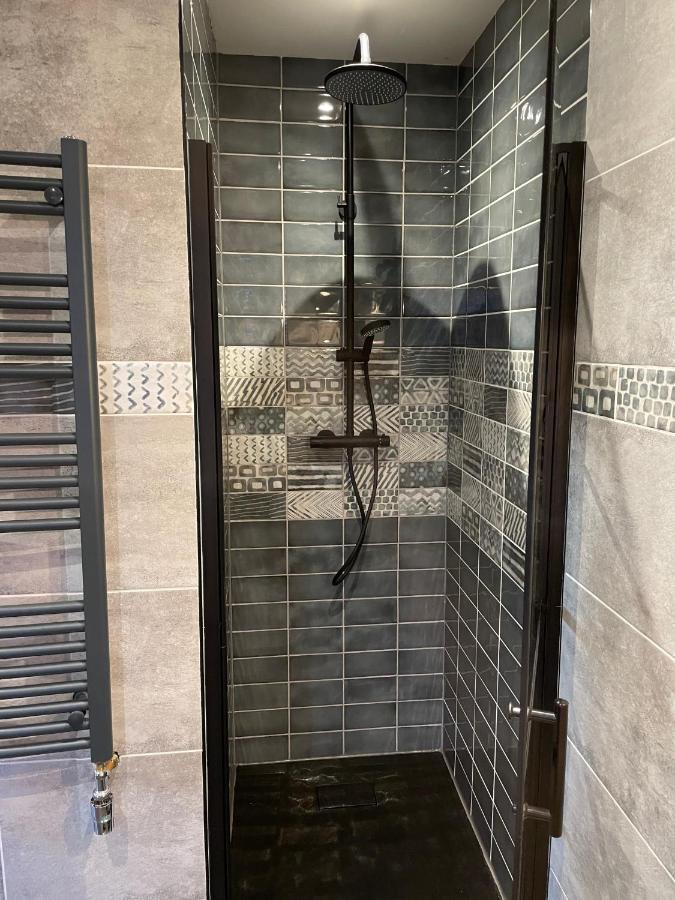De Heerlykheid Wemeldinge, Vlak Bij En Bos, Ruime Vakantiewoning Met Eigen Patio In De Karakteristieke Dorpsstraat Hébergement de vacances *